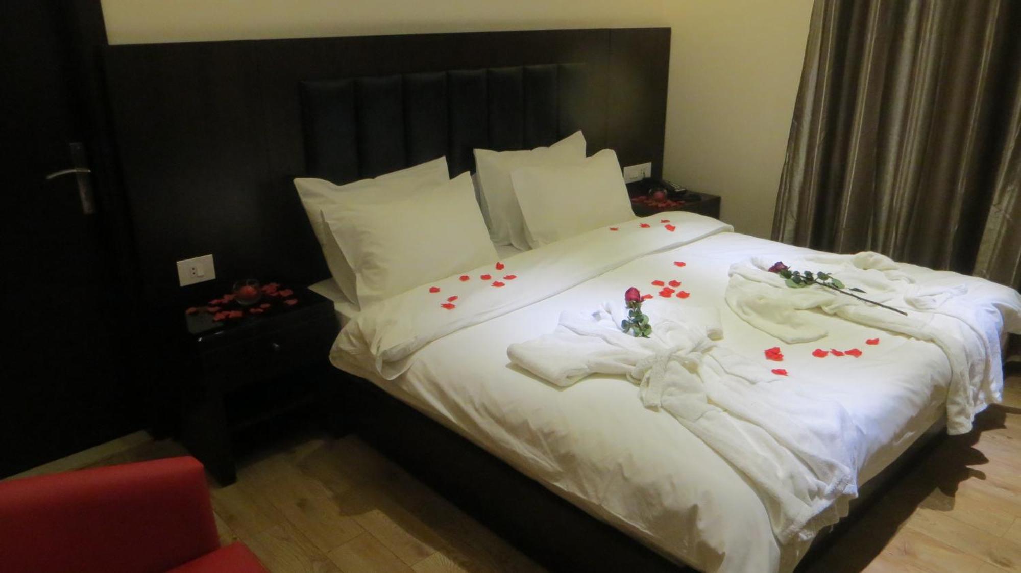 Jounieh Suites Boutique Hotel Kültér fotó
